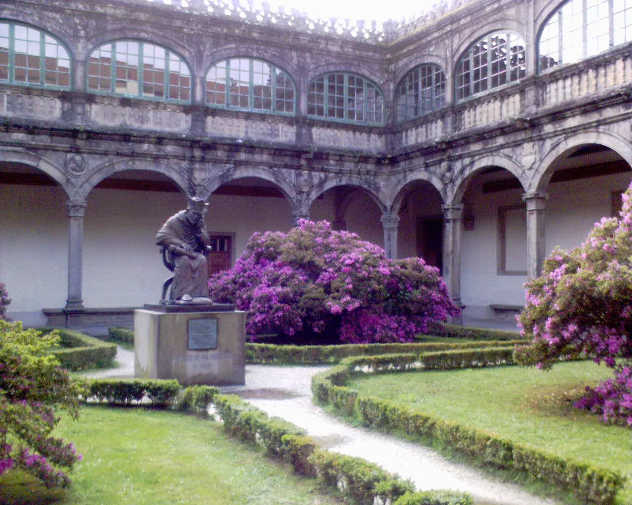 vista en uno de los jardines de la universidad