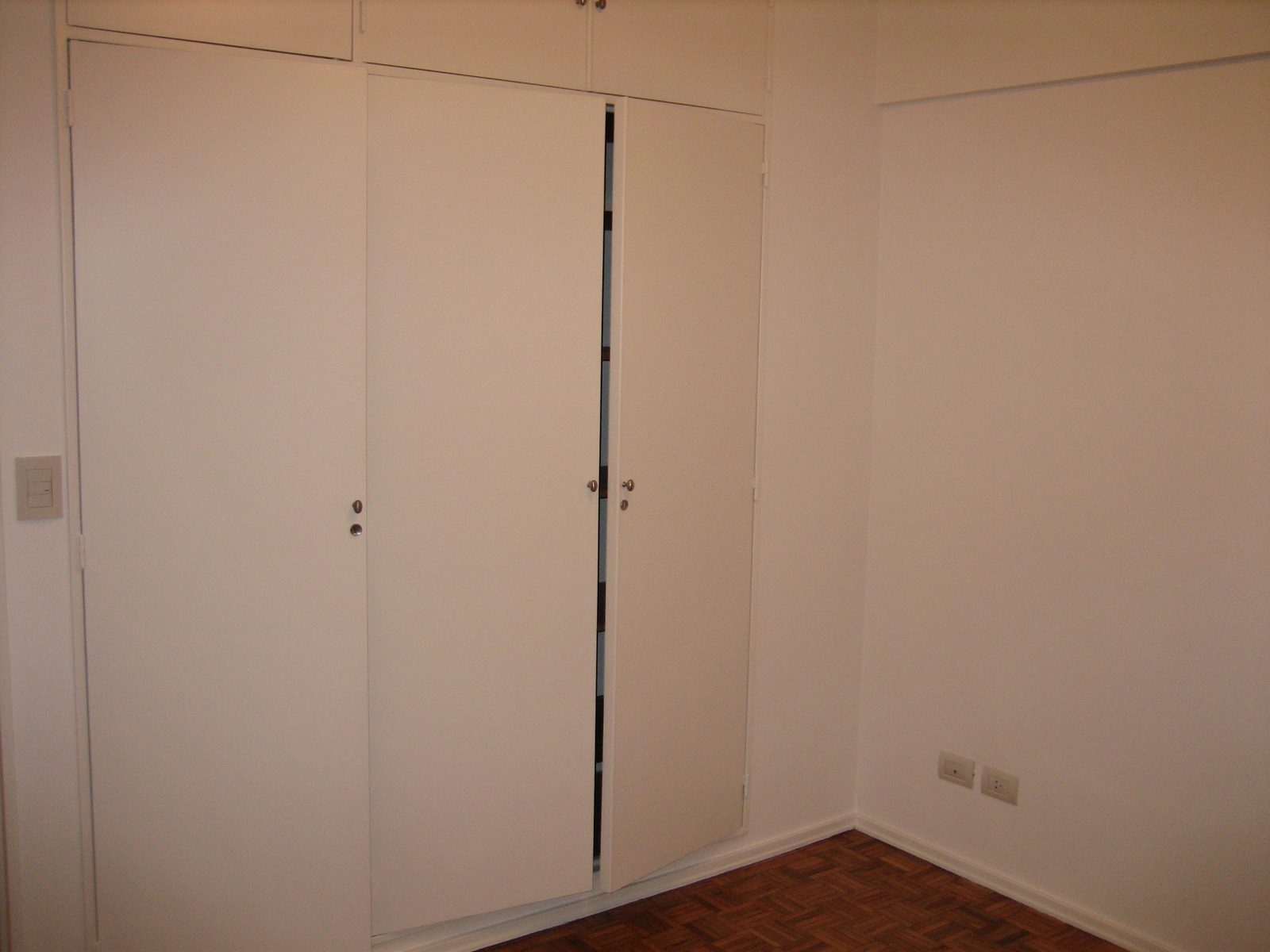 nuestra habitacion sin guarda infantil!