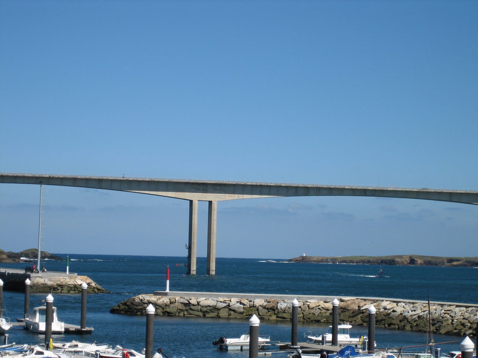 ese puente une Galicia y Asturias