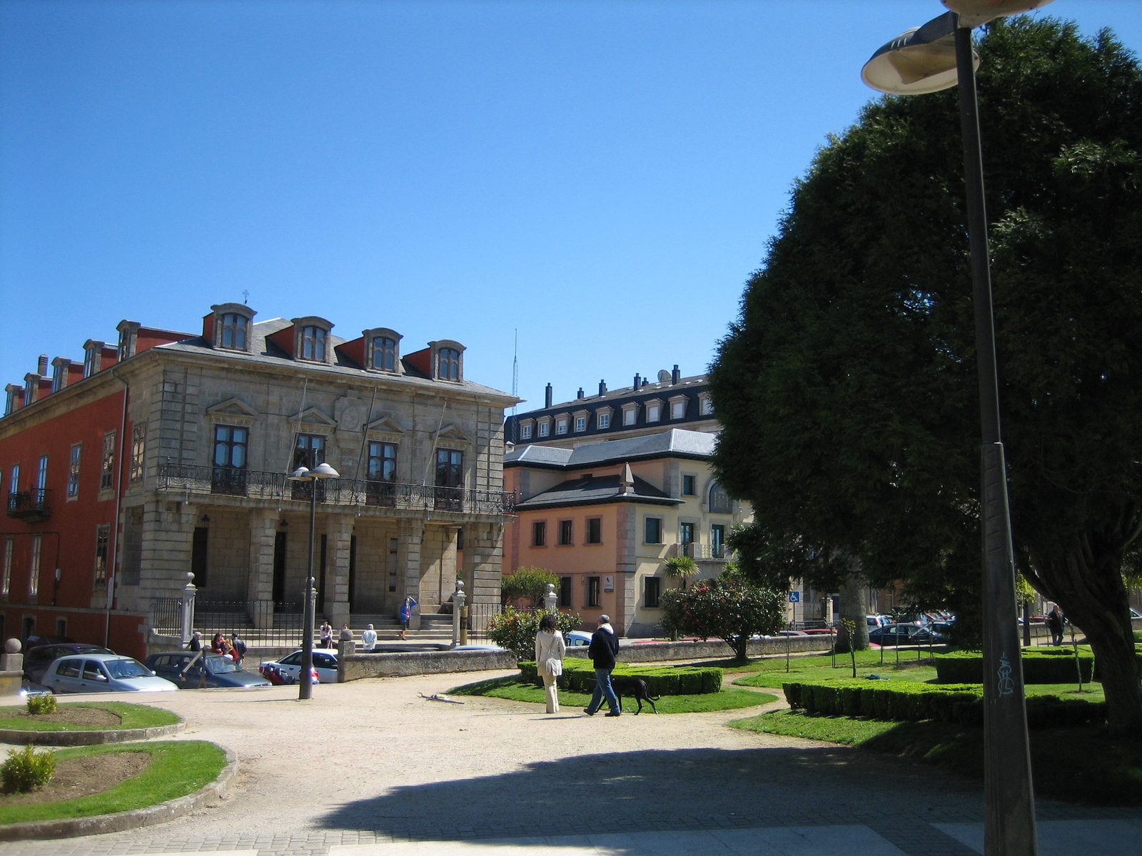 foto en la plaza de Espana (Ribadeo)