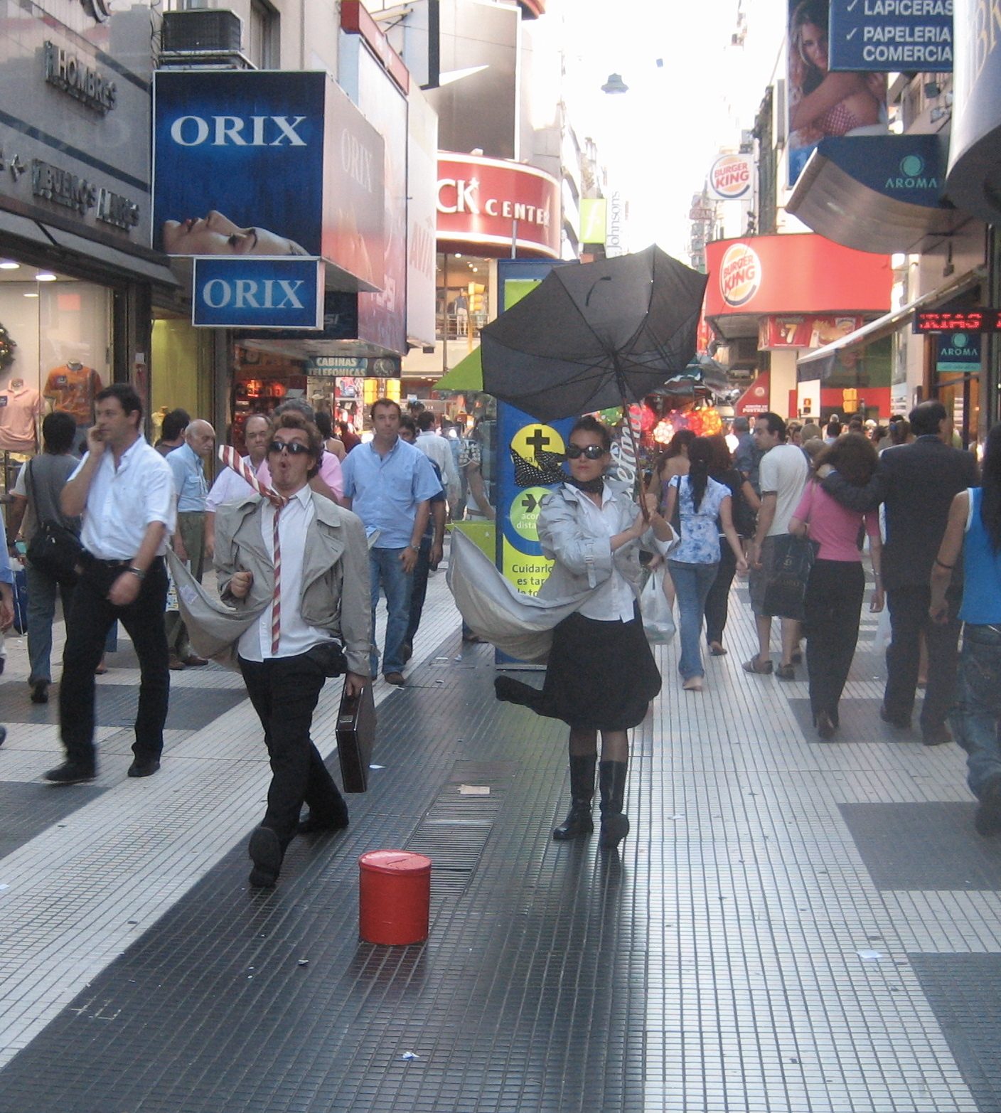 "estatuas vivientes" en la calle Florida