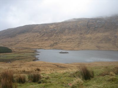 uno de los lagos en la Isla de Mull