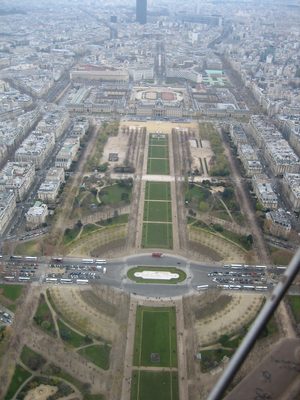 vista de los jardines abajo de la torre