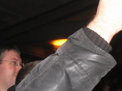 (ese el el brazo de Seamus q tiene una bandera Argentina)