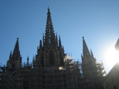 vista de la catedral (la están arreglando)