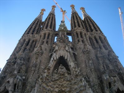 fachada del "Nacimiento"