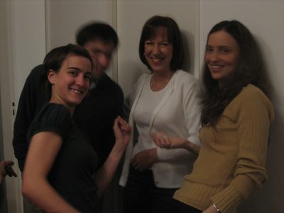 salio un poco movida.... pero son Mariana, Bea, mama y Papu