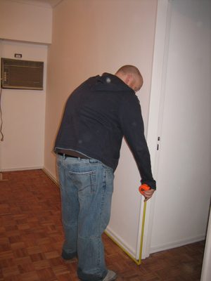 Iain midiendo